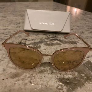🕶Michael Kors Pink Adriana Sunglasses 🕶